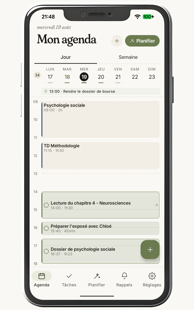 L'agenda d'Epitome en vue jour : deux cours en beige le matin, puis trois créneaux de travail verts posés par l'assistant l'après-midi, chacun avec une pastille à cocher.